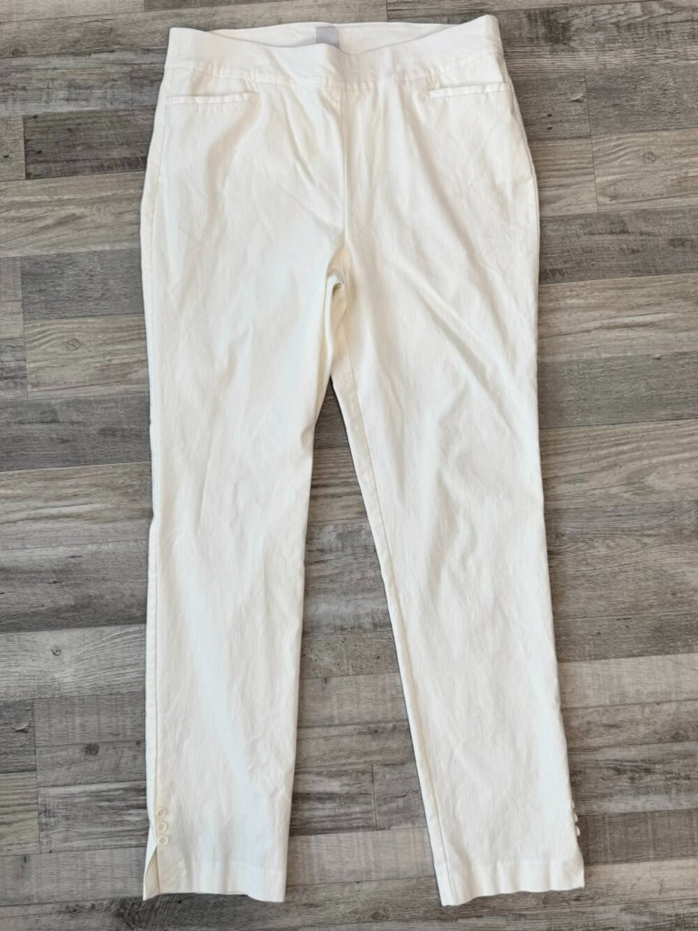 Chico's White Stretch Pull On Pants Size 12 Tall Button Detail, Ankle I28